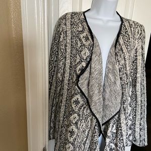 Forever 21 women’s cardigan in size large in juniors